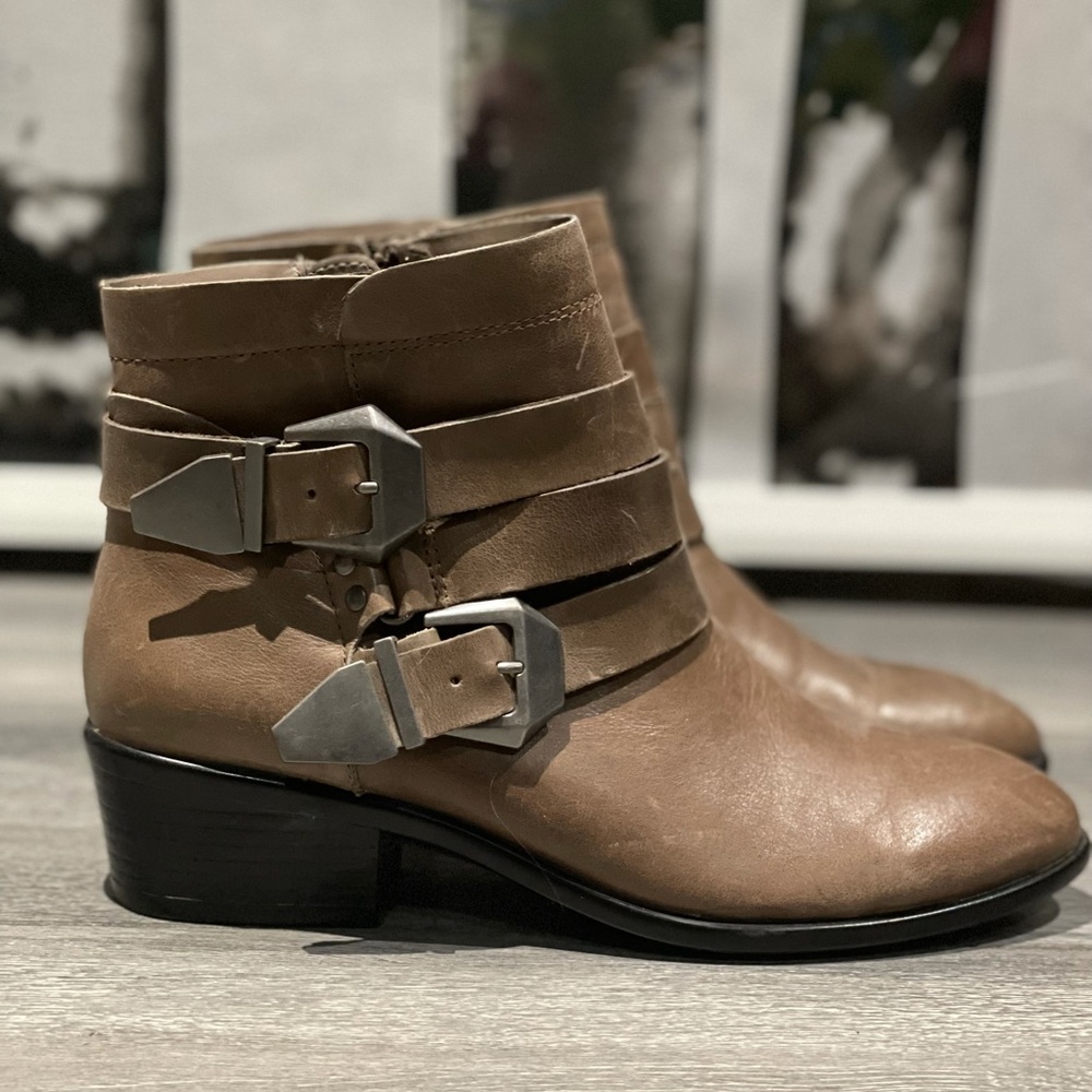 Tan Aerosoles  booties
